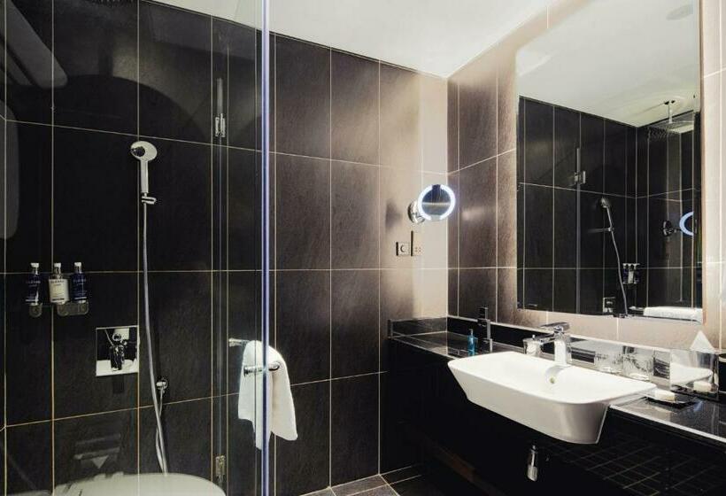 استودیوی لوکس, Dukes The Palm Dubai