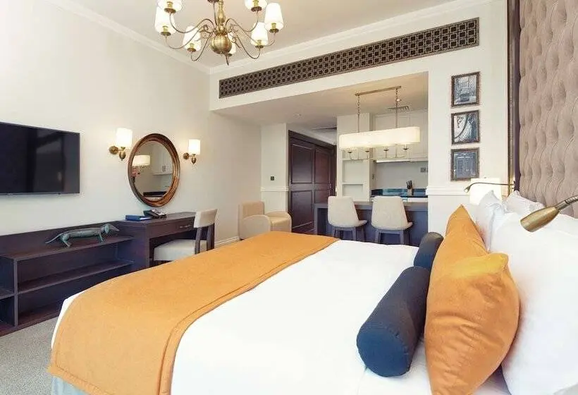 استودیوی سوپریور, Dukes The Palm Dubai