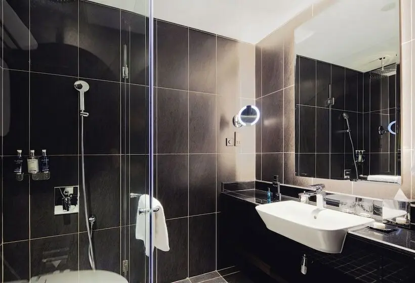 استودیو کلوب, Dukes The Palm Dubai