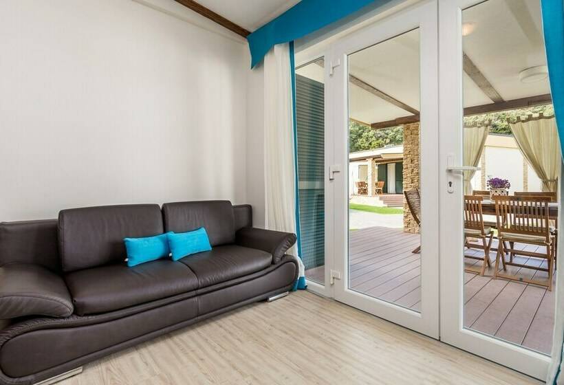 침실 2개 주택, Lando Resort