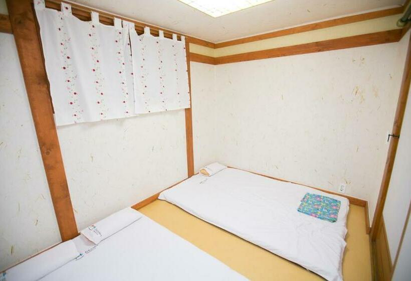 패밀리 룸, Bukchonmaru Hanok Guesthouse