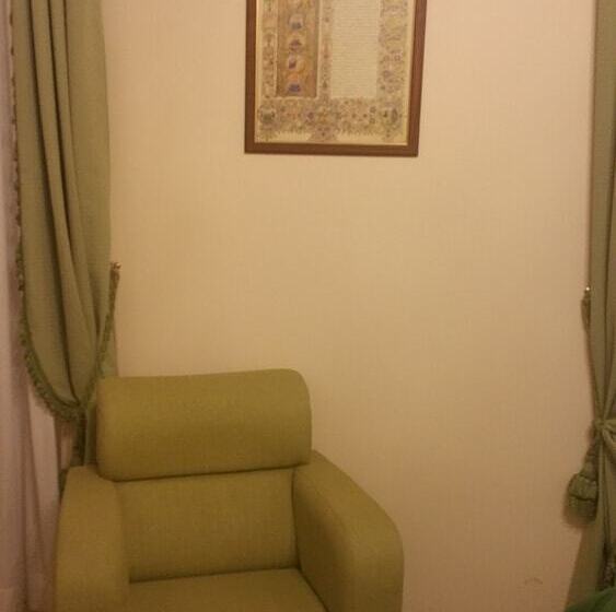 اتاق استاندارد سه نفره, B&b Rochel