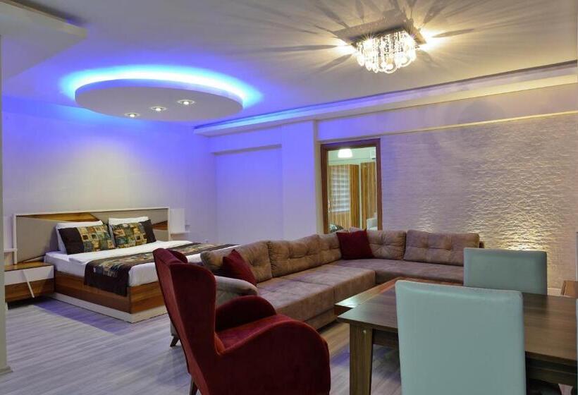 اتاق استاندارد سه نفره, Formback Thermal Suit & Apart