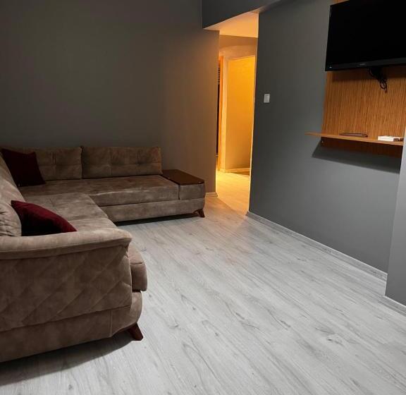 اتاق استاندارد سه نفره, Formback Thermal Suit & Apart