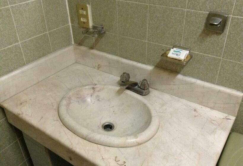 스탠다드 룸, Atilanos