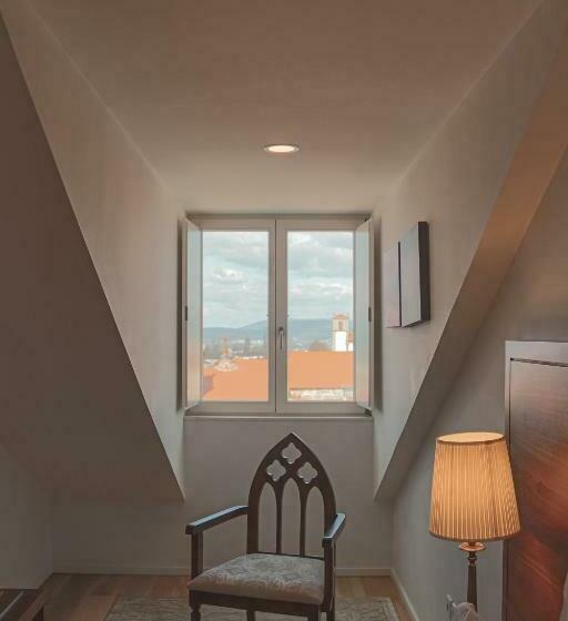 اتاق سوپریور, Burgus Tribute & Design