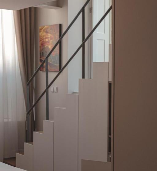 سوییت دوبلکس, Burgus Tribute & Design