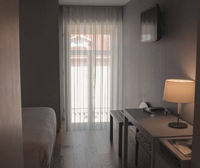 اتاق استاندارد, Burgus Tribute & Design