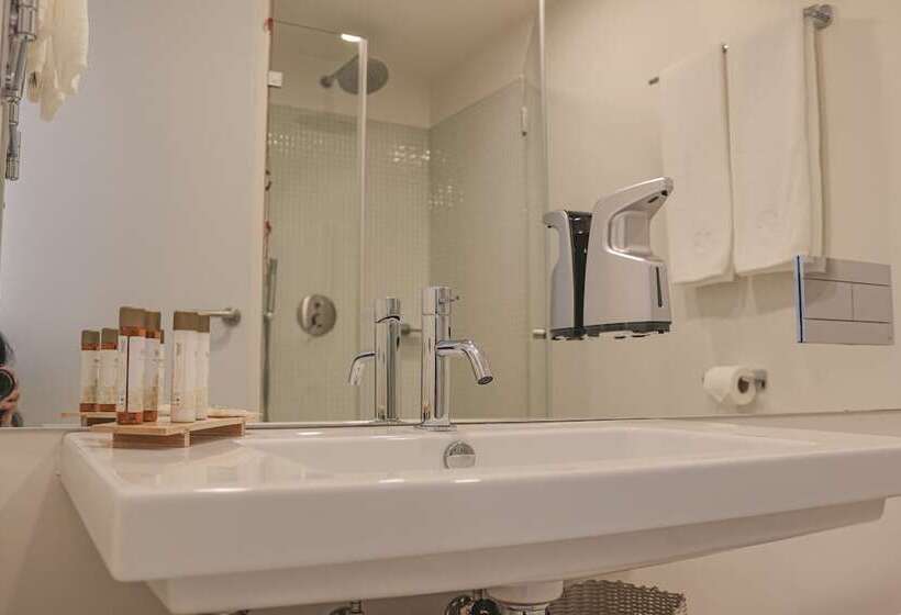 اتاق سوپریور, Burgus Tribute & Design