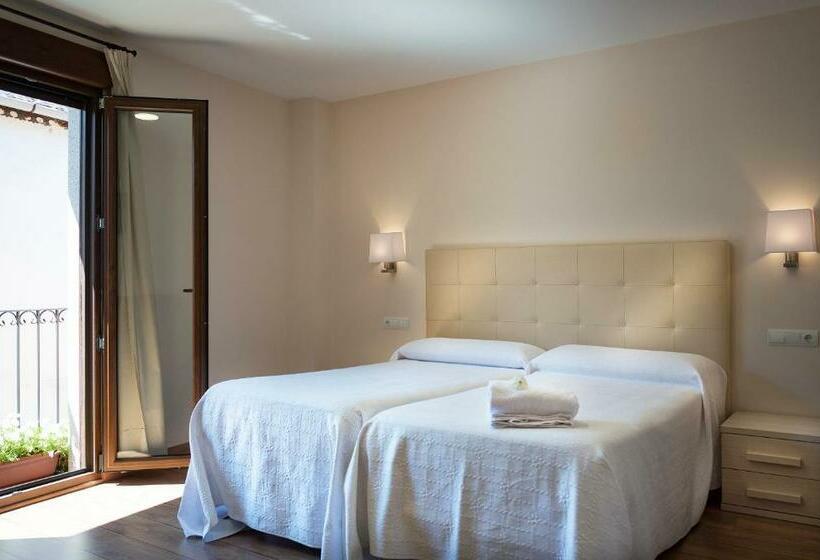 Quarto Triplo Comfort, Molina Real