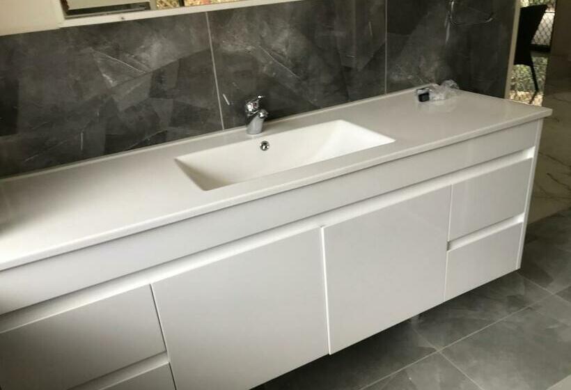 Вилла 2 Спальни, Econo Lodge Waterford