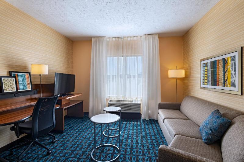 Люкс Кровать Кинг, Fairfield Inn & Suites By Marriott Lincoln Airport