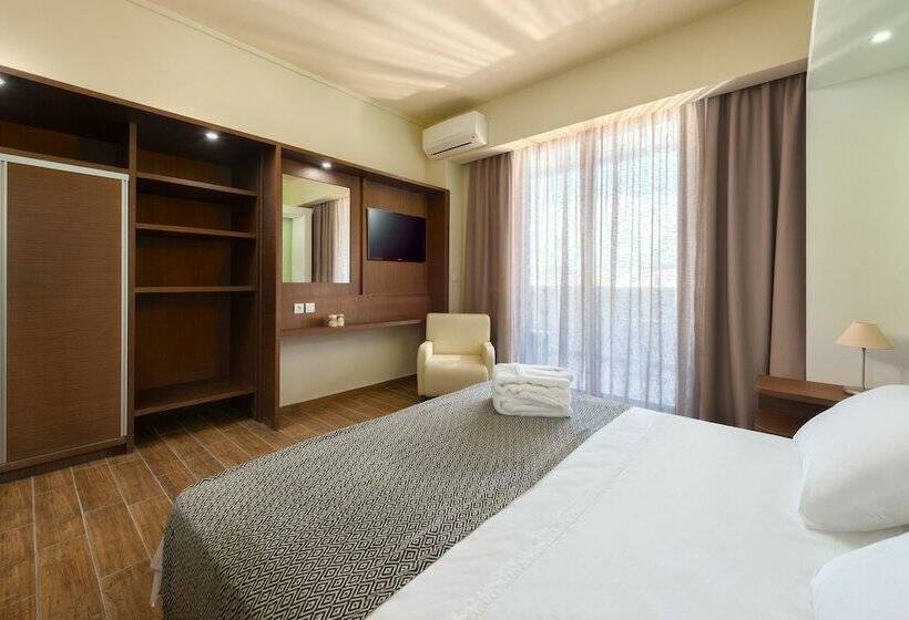 جناح جونيور ذو إطلالة جانبية على البحر, Gq Hotel And Club