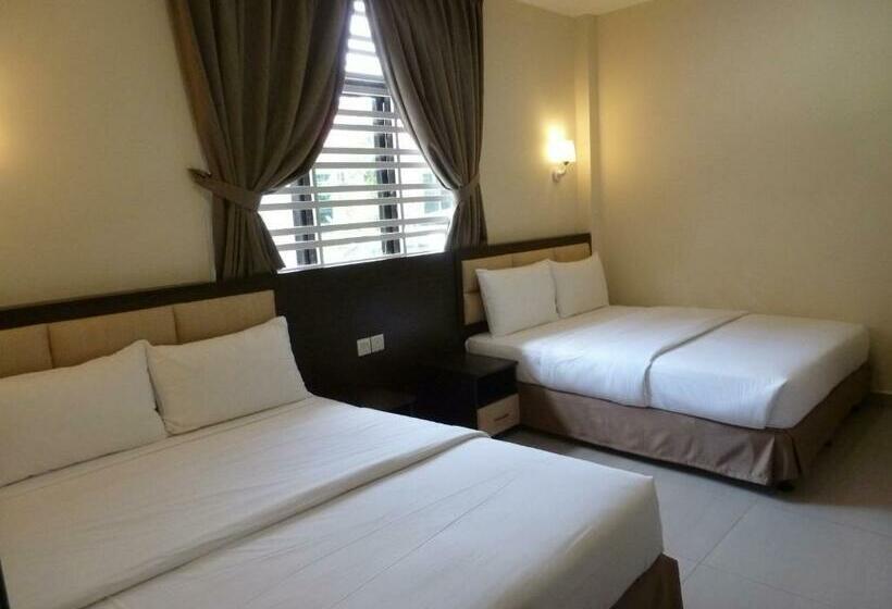 Quarto Quádruplo Deluxe, Hong At Jonker Street