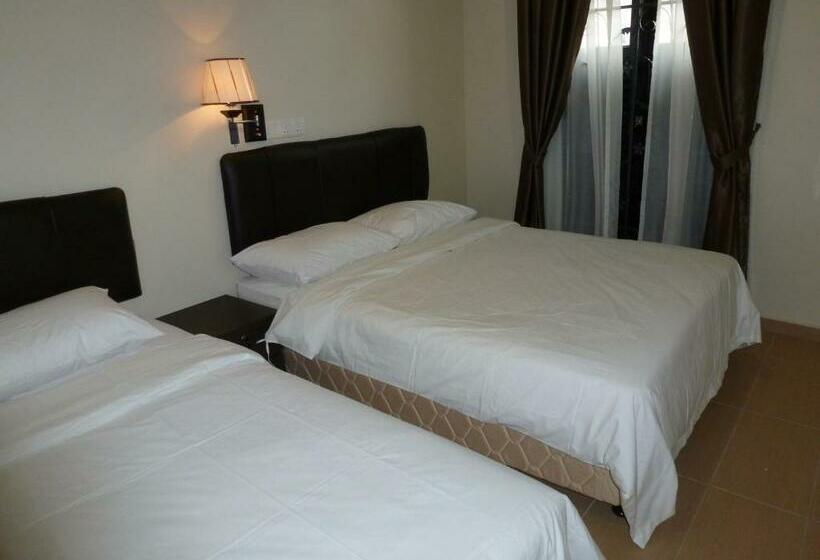 Quarto Triplo Standart, Hong At Jonker Street