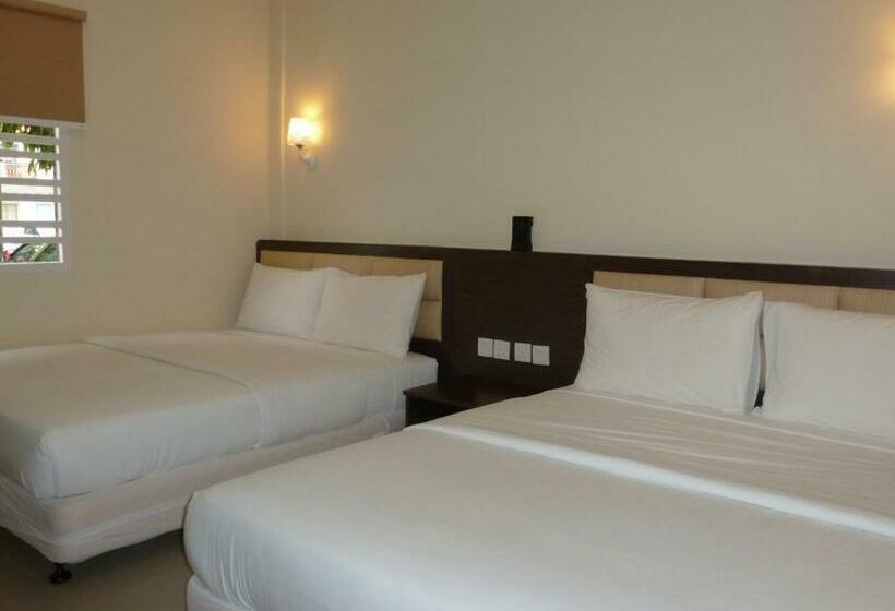 Quarto Quádruplo Deluxe, Hong At Jonker Street