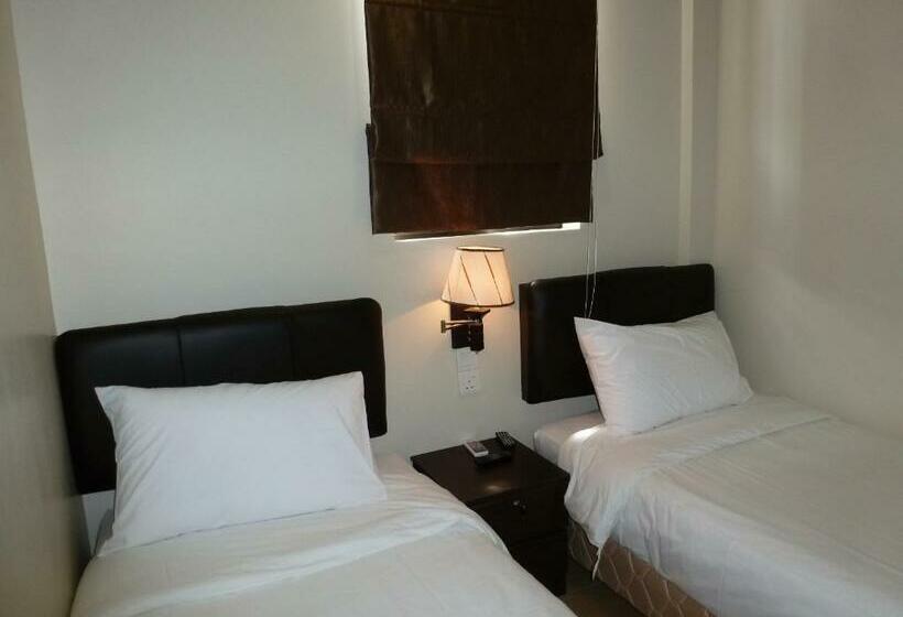 Quarto standard, Hong At Jonker Street