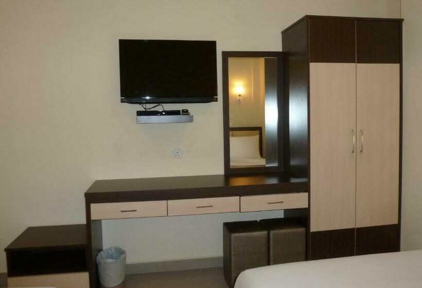 Quarto Quádruplo Deluxe, Hong At Jonker Street