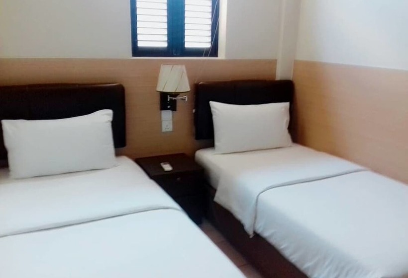 Quarto standard, Hong At Jonker Street