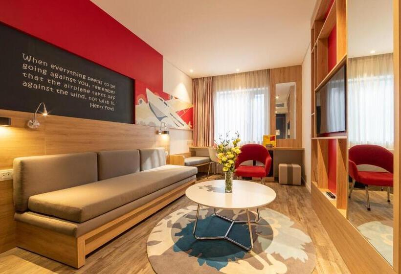 استودیوی استاندارد, Ibis Saigon Airport