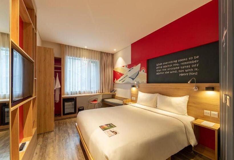Escritório Estándar, Ibis Saigon Airport