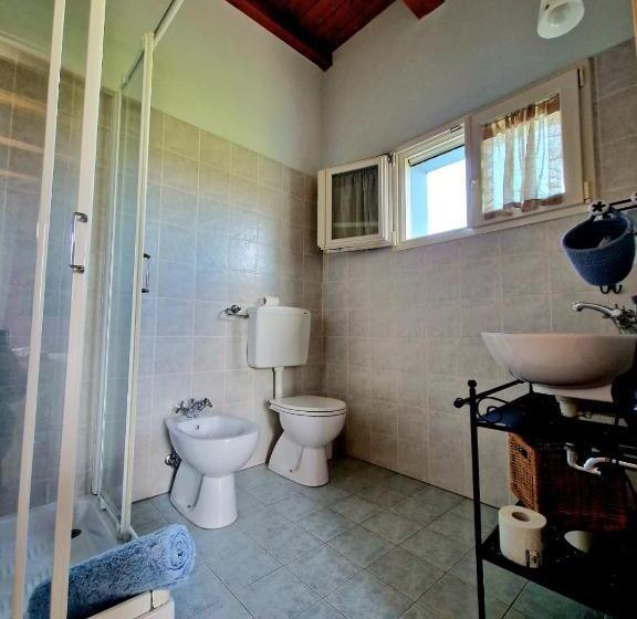 标准间, Insolent Inn