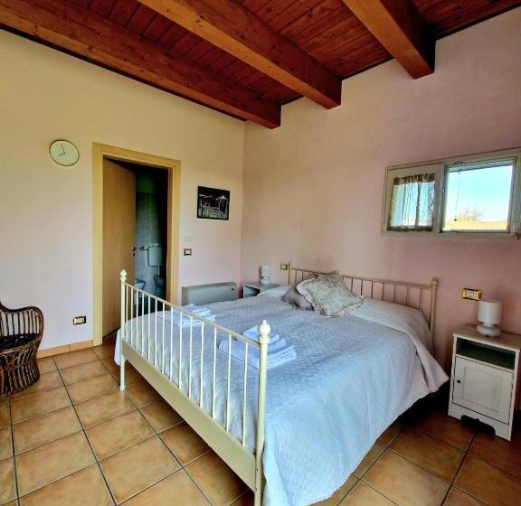 标准间, Insolent Inn