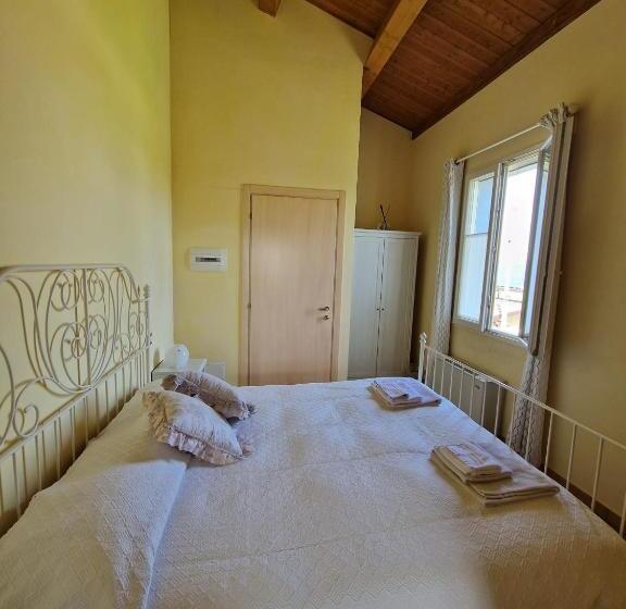 标准间, Insolent Inn