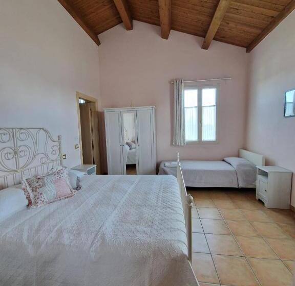 标准三人间, Insolent Inn