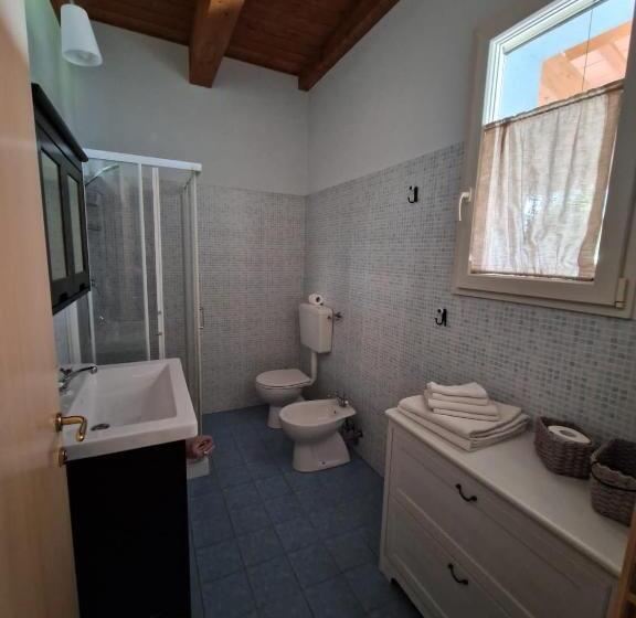 家庭间, Insolent Inn