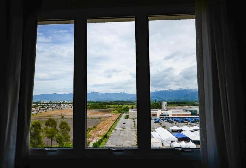 סוויטת מאסור, Intercity Pátio Pinda