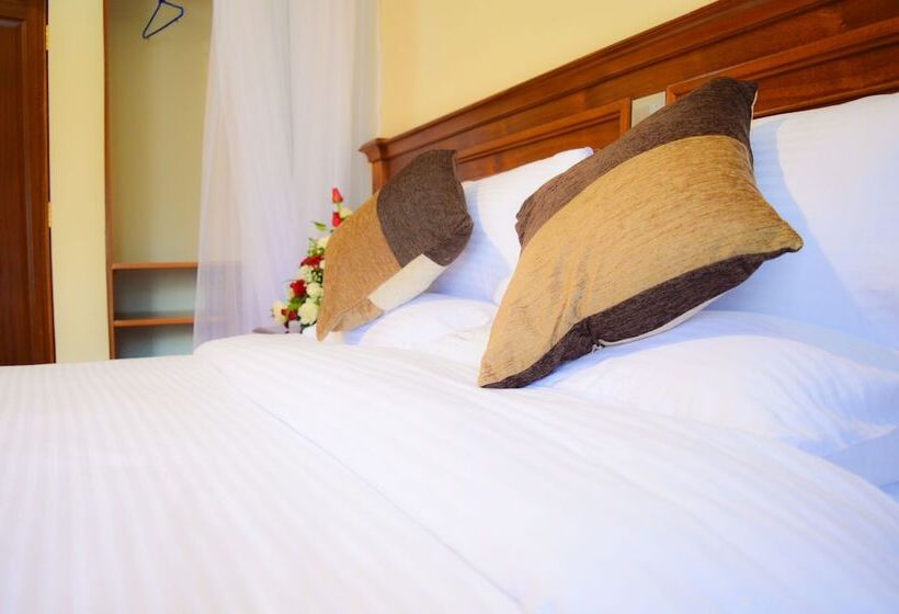 اتاق اجرایی, Red Ruby