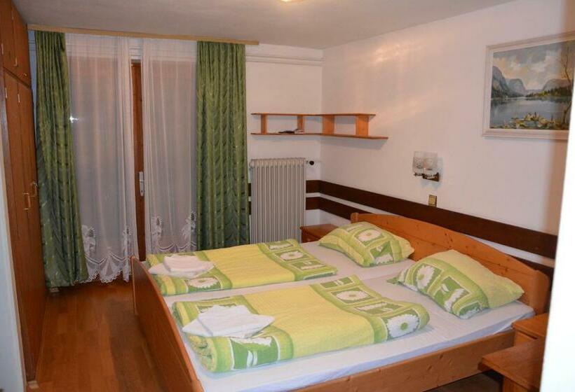 اتاق استاندارد با بالکن, Sobe In Apartmaji Pri Ukcu