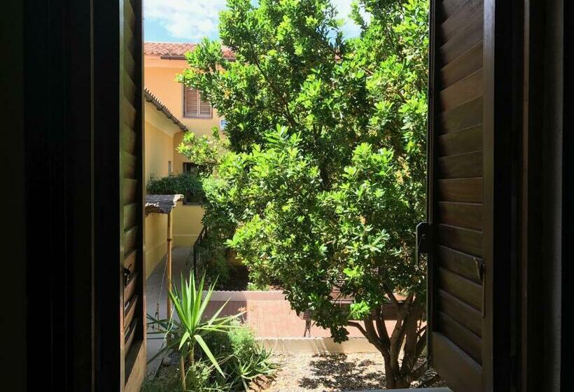 דירת שני חדרים, El Castellet Fanzara