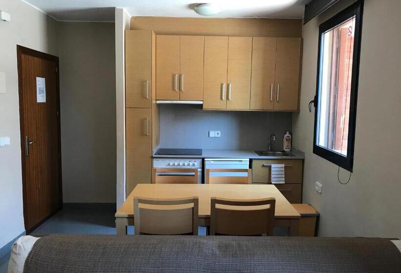 דירת שלושה חדרים, El Castellet Fanzara