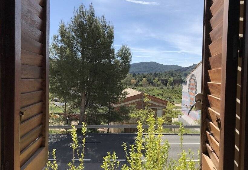 דירת שני חדרים, El Castellet Fanzara