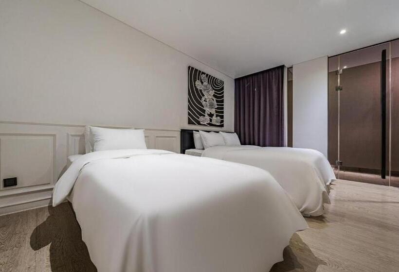 Quarto Familiar Deluxe, The Designers Cheongnyangni