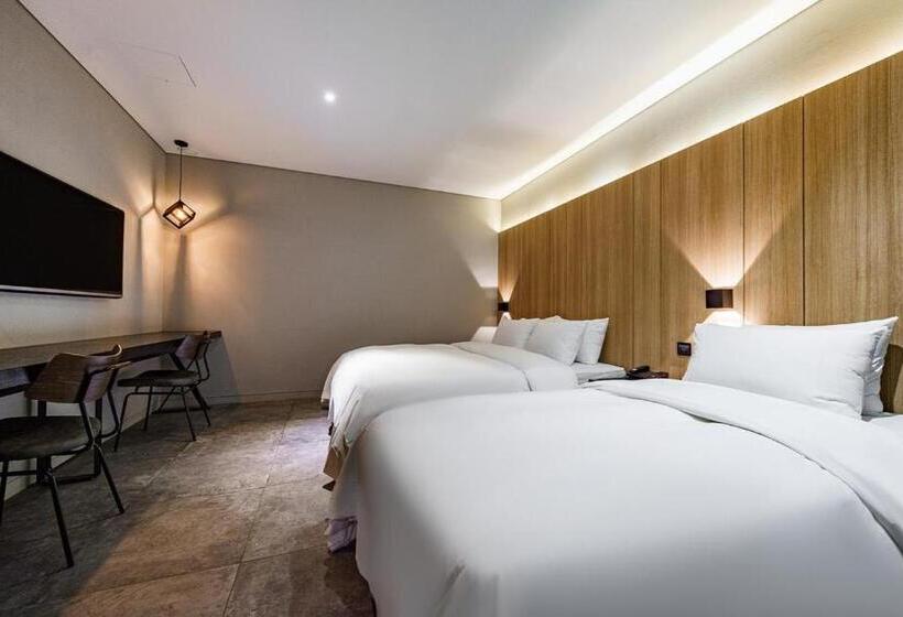 Quarto Familiar Deluxe, The Designers Cheongnyangni