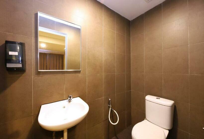 סוויטה משפחתית, The Fern Lodge