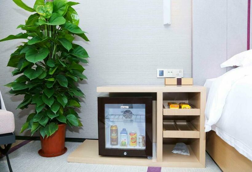 חדר דחוקס עם מיטת קינג, Lavande Hotel Baiyun International Airport Branch