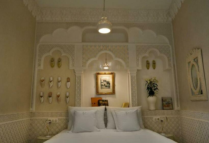 سوییت جونیور, Riad Karmela Princesse