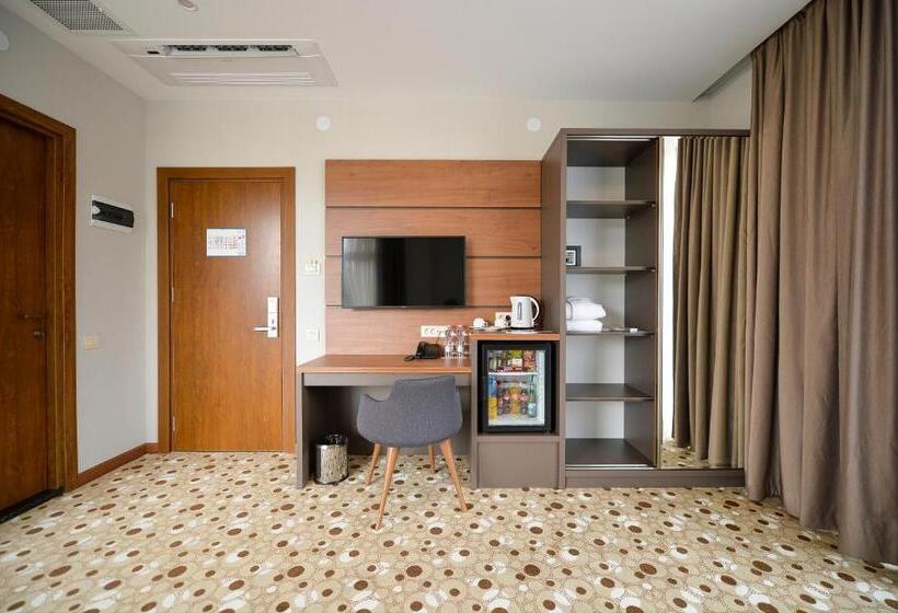 اتاق لوکس با چشم‌انداز باغ, Calligraphy Hotel And Cottages