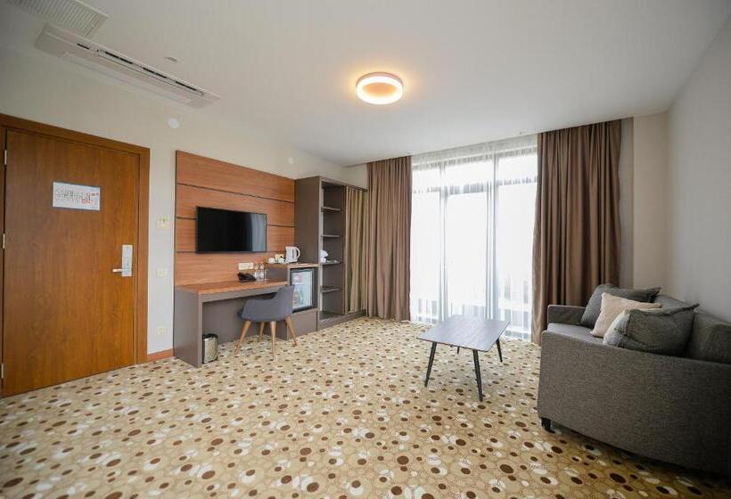 اتاق لوکس با چشم‌انداز باغ, Calligraphy Hotel And Cottages