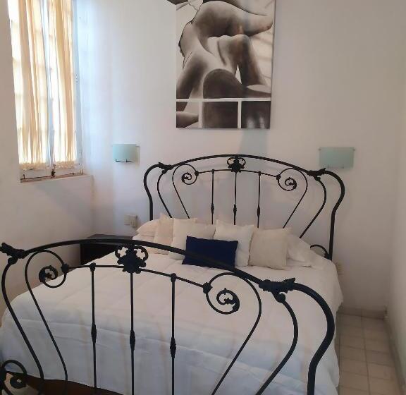 غرفة ديلوكس سرير كينج, Machado