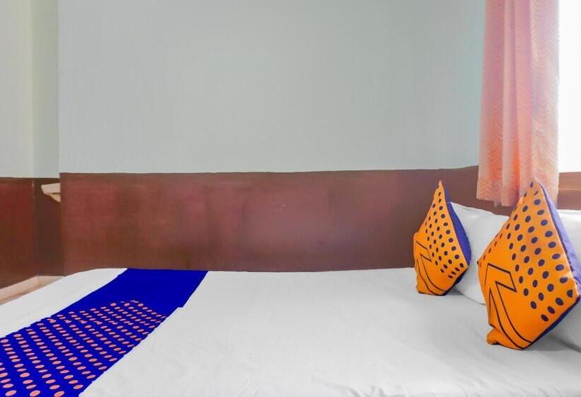 트리플 클래식 룸, Oyo Shetkari Mala Hotel & Lodging