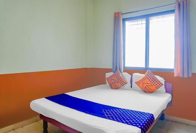 트리플 클래식 룸, Oyo Shetkari Mala Hotel & Lodging