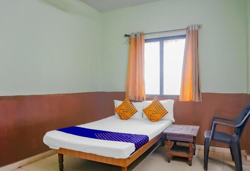 Трехместный Номер Классика, Oyo Shetkari Mala Hotel & Lodging