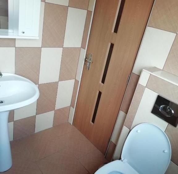 غرفة تنفيذية, Casa Leah