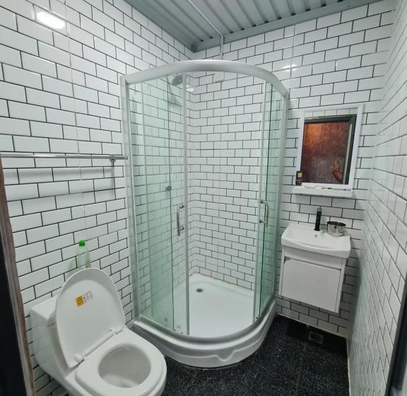 غرفة عائلية, Cheqma Tiny Chalet