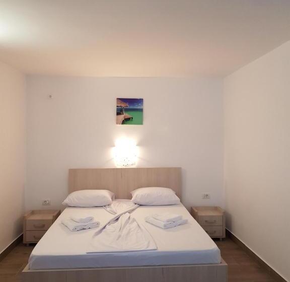 标准间, Evana House